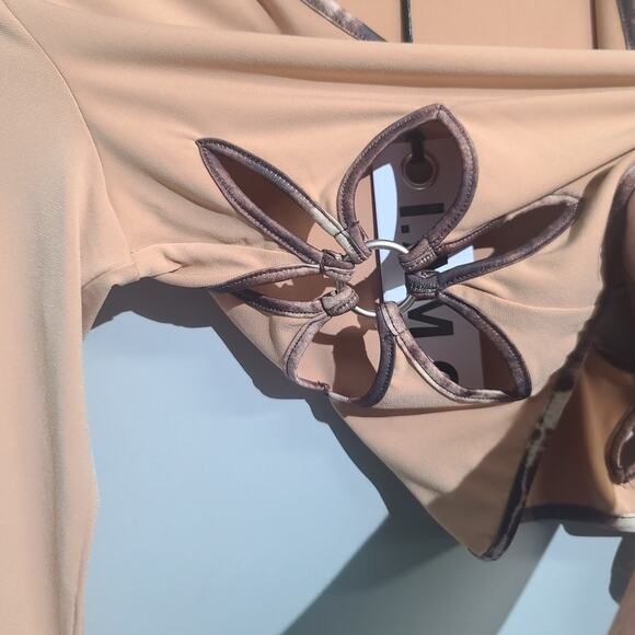 I.AM.GIA Renalee Flower Cutout Crop Top NWT - Picture 4 of 6